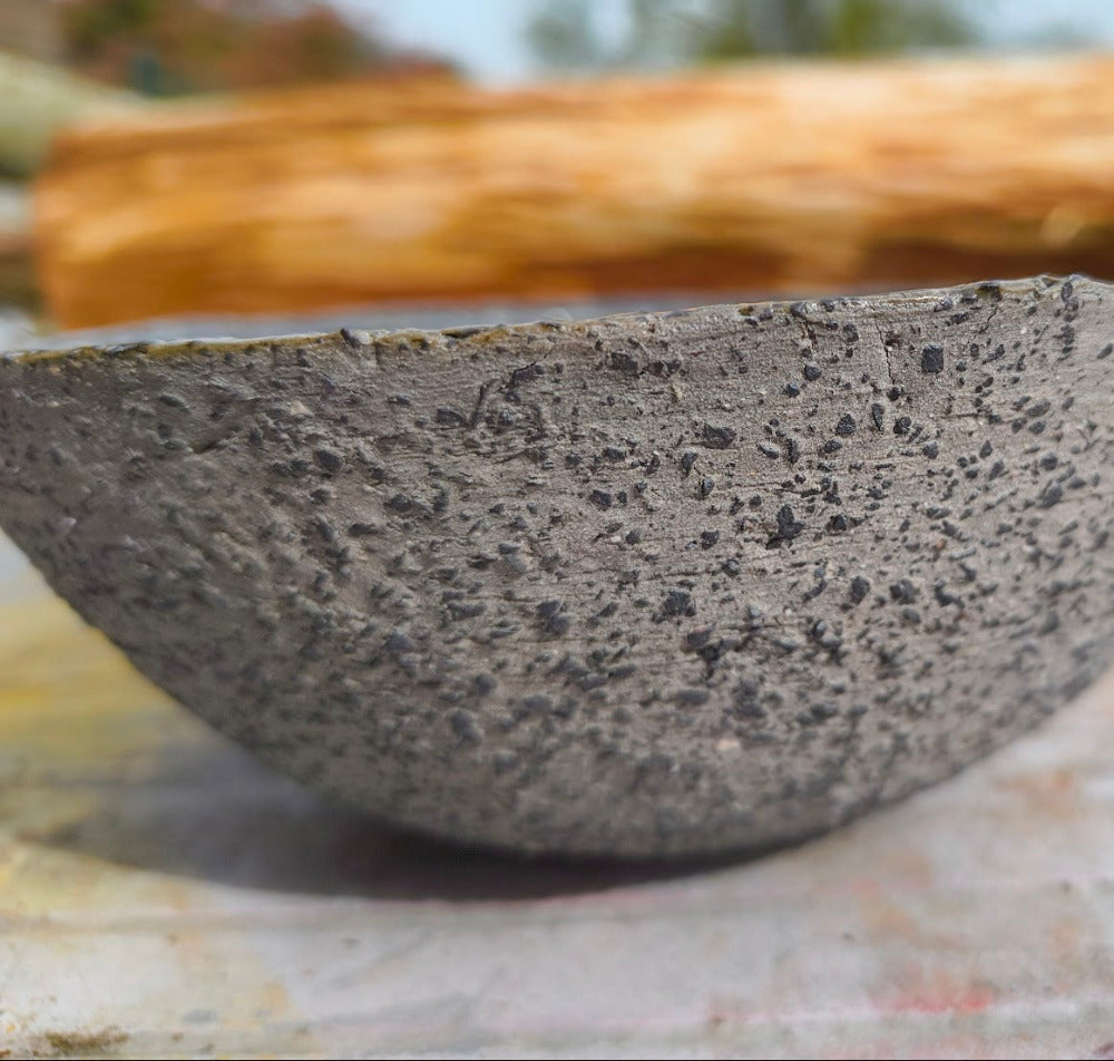 Nand - grove zwarte bowl met groene afwerking