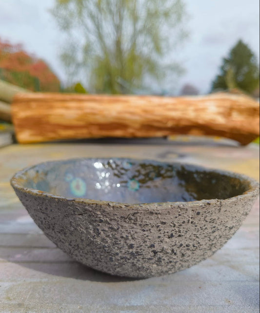 Nand - grove zwarte bowl met groene afwerking