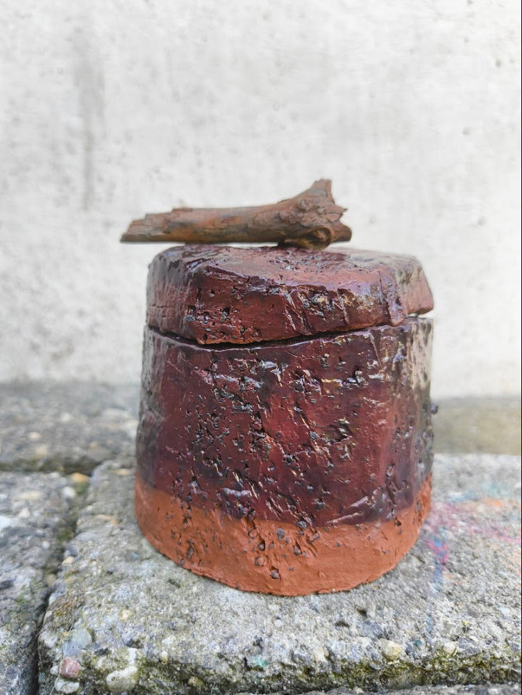 Brutusje - kleine pot met deksel