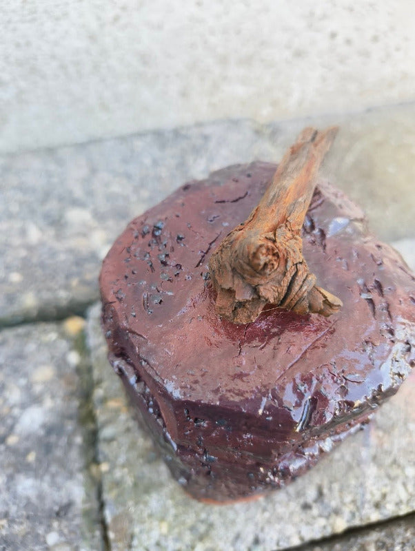 Brutusje - kleine pot met deksel