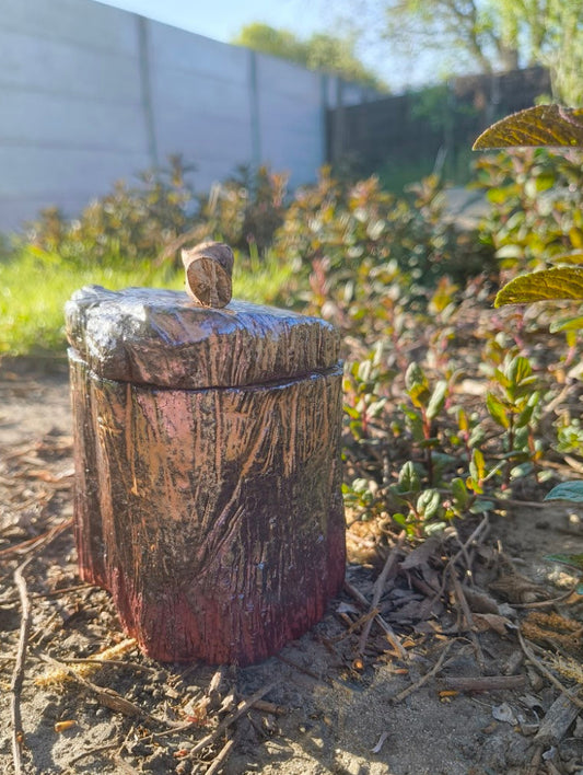 Brutus - zware pot met deksel ...en een glamoureus kantje