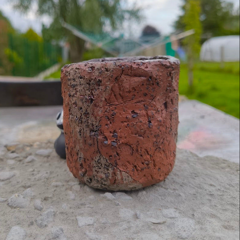 Gregory - zware pot in rode klei